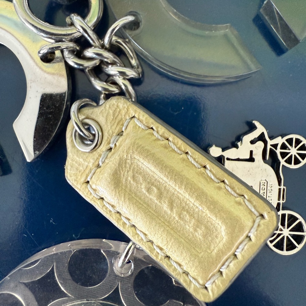 Large COACH Triple C Trigger Snap Keychain Fob Purse Charm Silver Tone - Picture 4 of 6